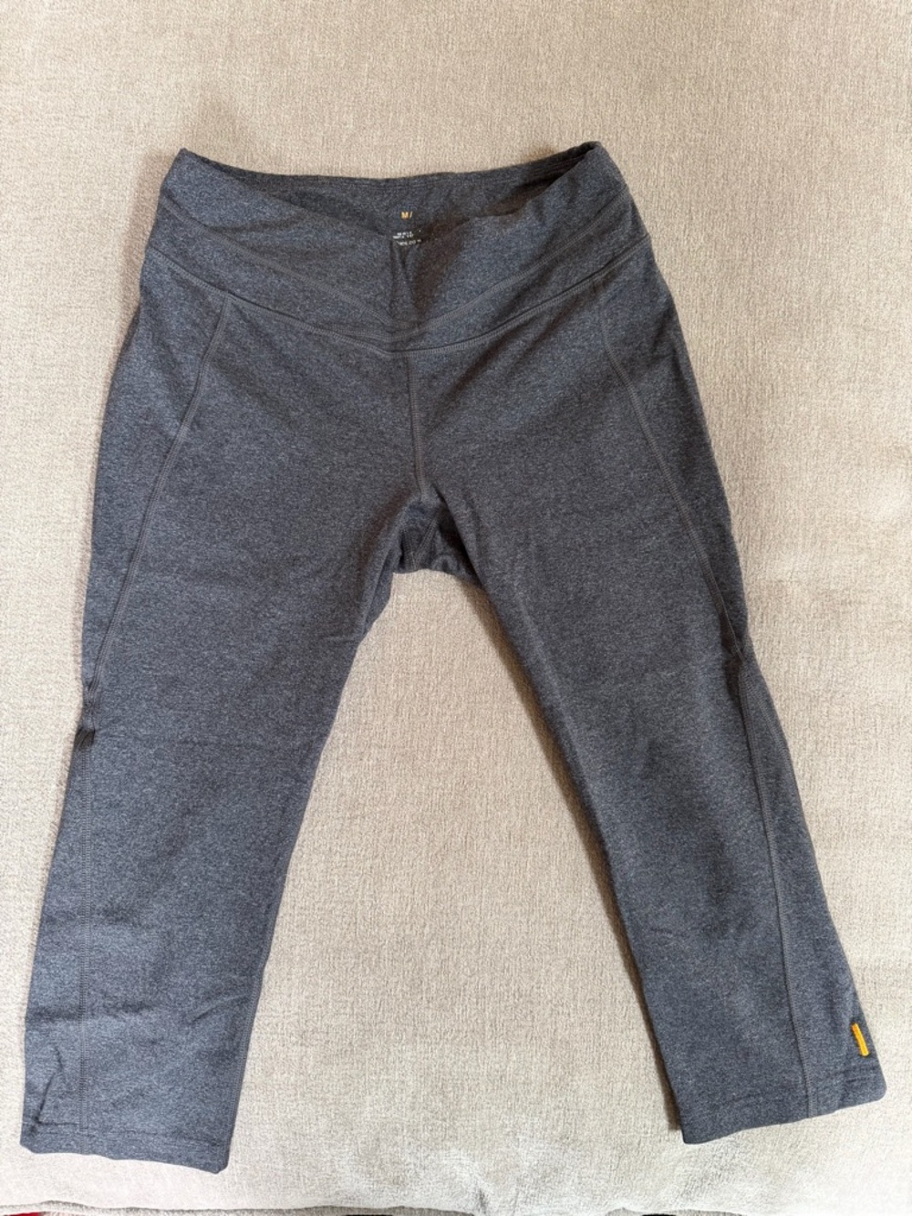 Lucy Heather Gray Cropped Performance Leggings